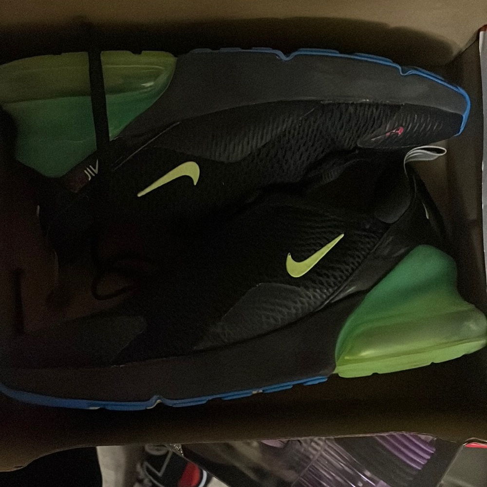 Nike Air Max 270